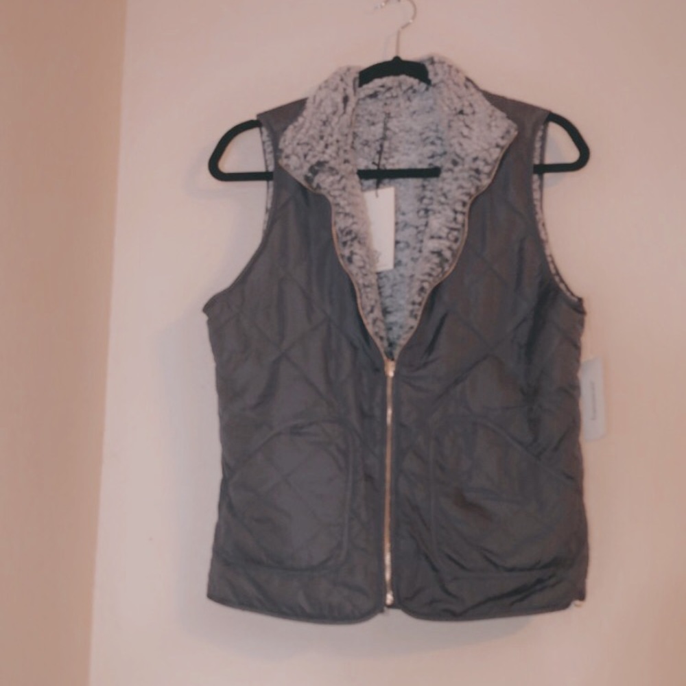 NWT - small - purple vest - Francesca’s